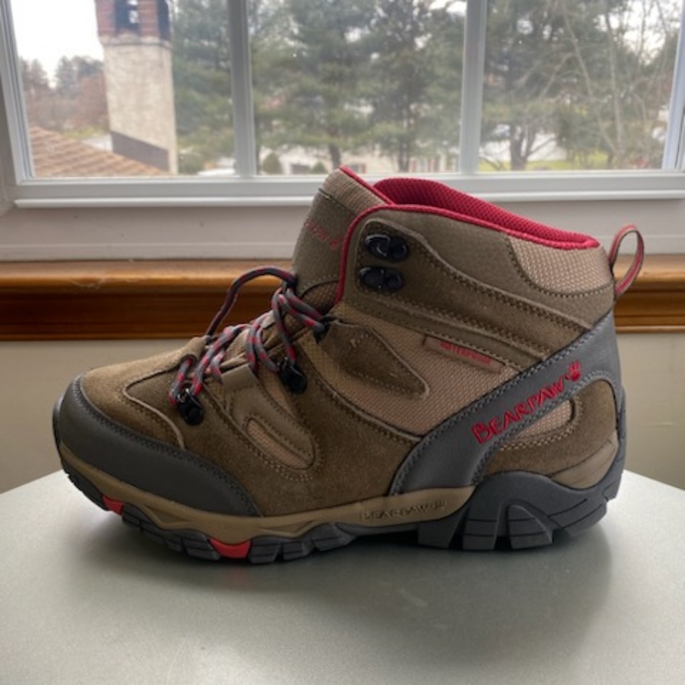 Bearpaw Corsica women's hiking boot size 11